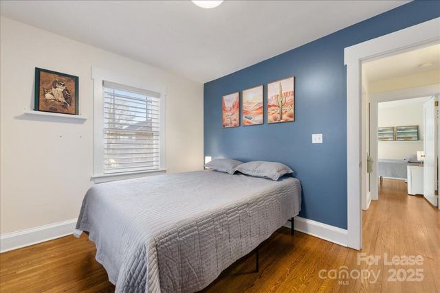 5712 Oak Drive, Charlotte, NC 28216