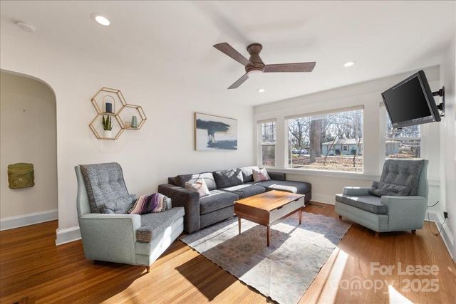 5712 Oak Drive, Charlotte, NC 28216