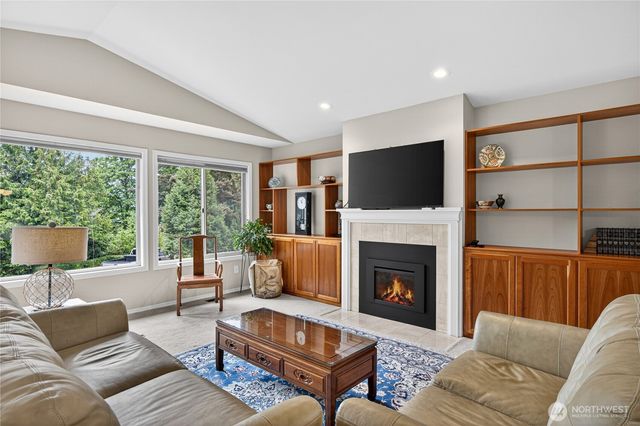 2010 Creekside Lane, Anacortes, WA 98221