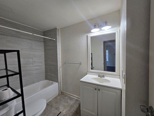 3623 New Copeland Rd, Tyler, TX 75701