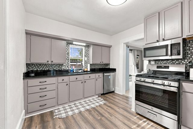 407 E Bois D Arc Street, Leonard, TX 75452