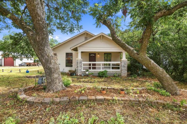 407 E Bois D Arc Street, Leonard, TX 75452