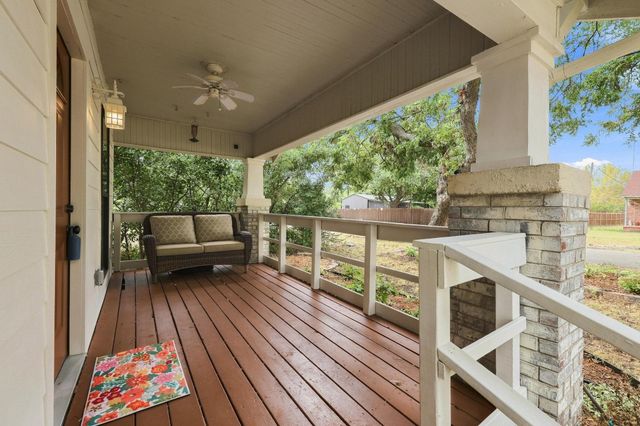 407 E Bois D Arc Street, Leonard, TX 75452