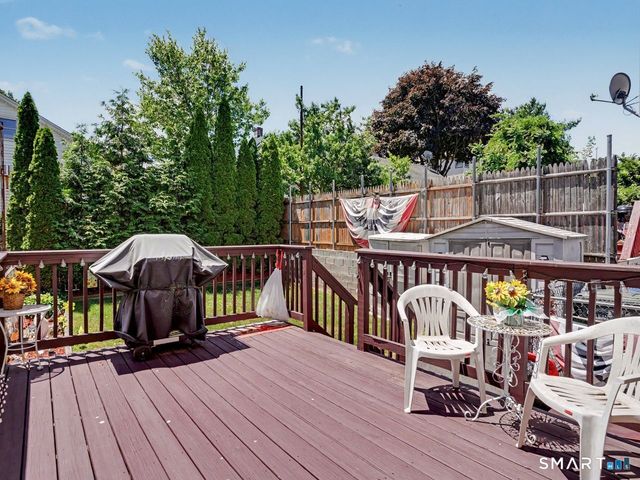 160 Granfield Avenue, Bridgeport, CT 06610