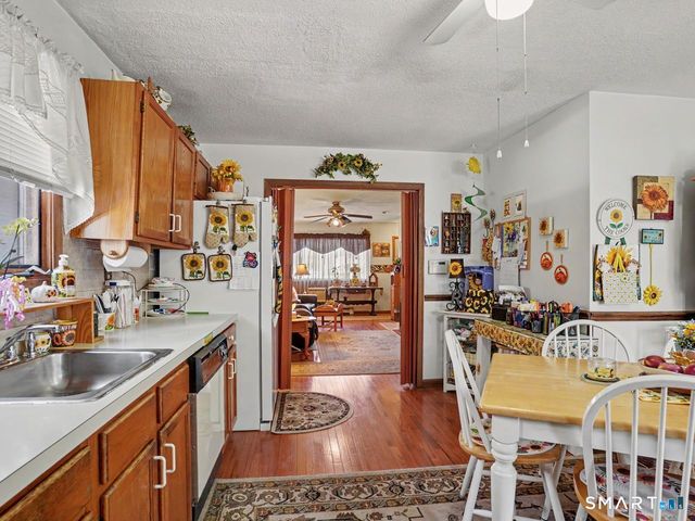 160 Granfield Avenue, Bridgeport, CT 06610