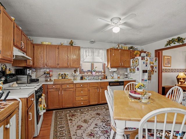 160 Granfield Avenue, Bridgeport, CT 06610