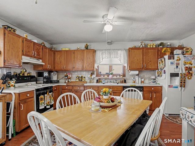 160 Granfield Avenue, Bridgeport, CT 06610