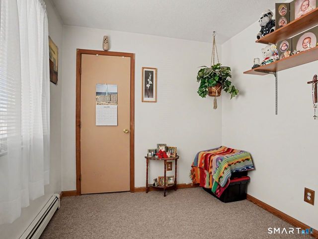 160 Granfield Avenue, Bridgeport, CT 06610