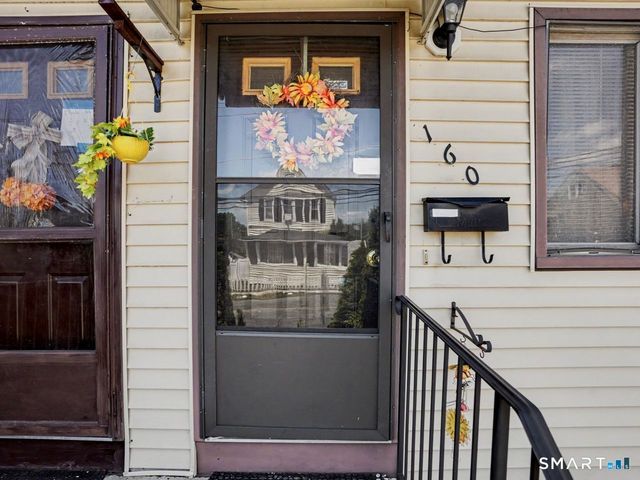 160 Granfield Avenue, Bridgeport, CT 06610