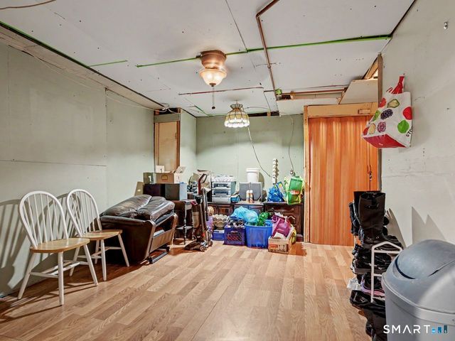 160 Granfield Avenue, Bridgeport, CT 06610
