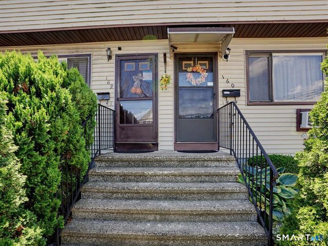 160 Granfield Avenue, Bridgeport, CT 06610