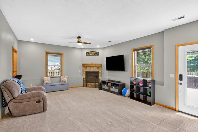 527 Snowbird Terrace, Rogersville, MO 65742