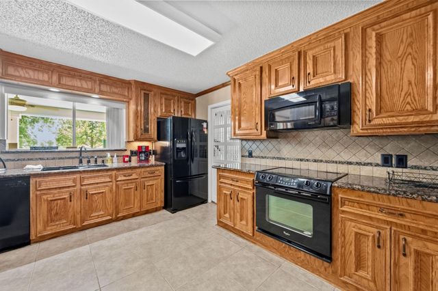104 Shady Lane, Liberty, TX 77535