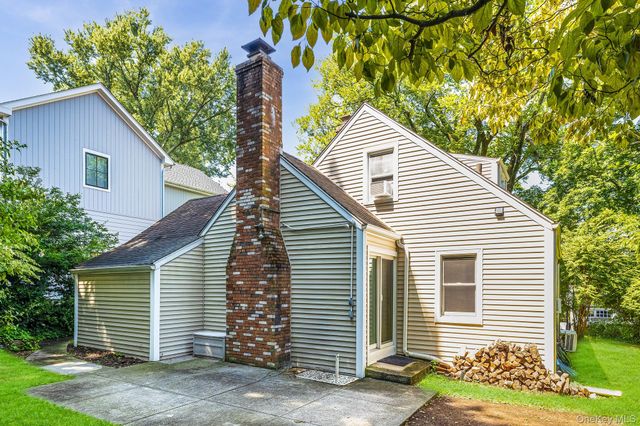11 Hillside Place, Rye, NY 10580