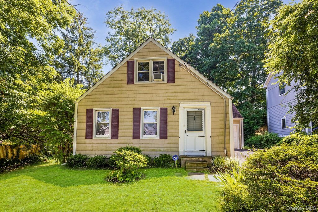 11 Hillside Place, Rye, NY 10580