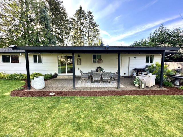 19251 CENTRAL POINT Rd, Oregon City, OR 97045