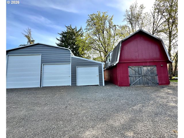 19251 CENTRAL POINT Rd, Oregon City, OR 97045