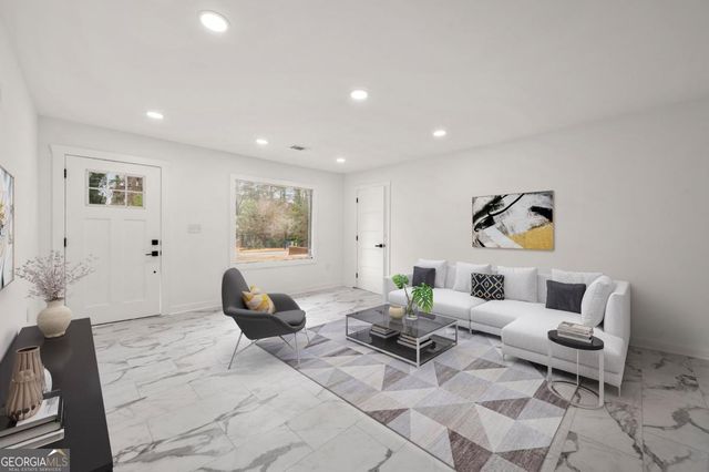 641 Hamilton E Holmes Drive NW, Atlanta, GA 30318