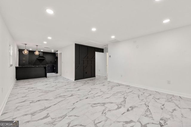 641 Hamilton E Holmes Drive NW, Atlanta, GA 30318