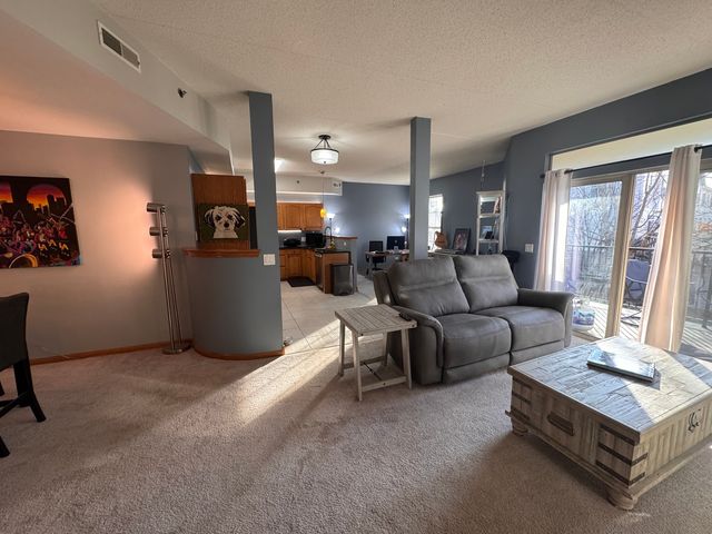 3135 Town Square Drive 104, Rolling Meadows, IL 60008