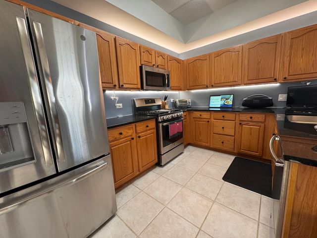 3135 Town Square Drive 104, Rolling Meadows, IL 60008