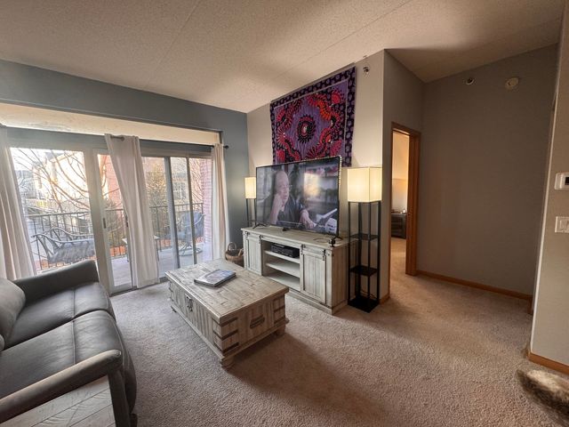 3135 Town Square Drive 104, Rolling Meadows, IL 60008