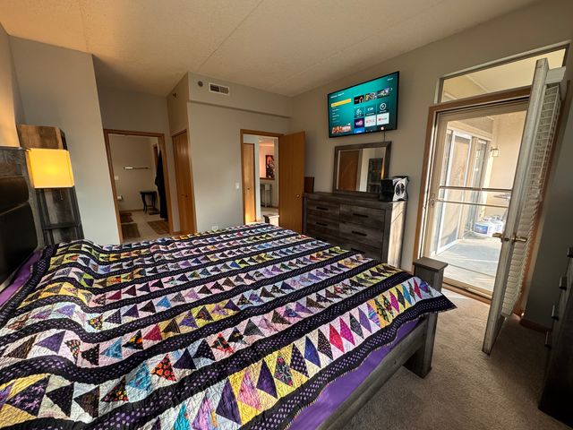 3135 Town Square Drive 104, Rolling Meadows, IL 60008