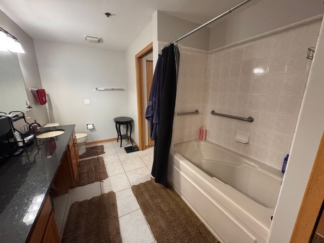 3135 Town Square Drive 104, Rolling Meadows, IL 60008