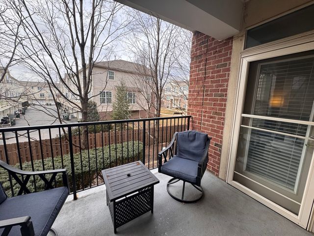 3135 Town Square Drive 104, Rolling Meadows, IL 60008