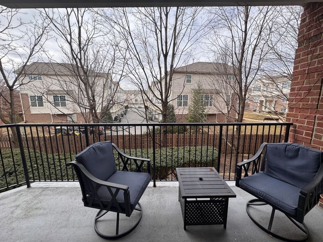 3135 Town Square Drive 104, Rolling Meadows, IL 60008