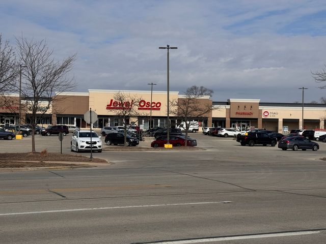 3135 Town Square Drive 104, Rolling Meadows, IL 60008