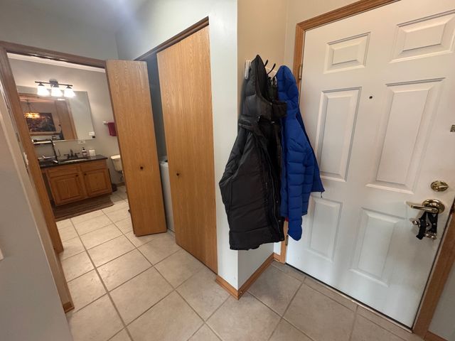 3135 Town Square Drive 104, Rolling Meadows, IL 60008