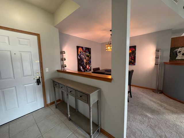 3135 Town Square Drive 104, Rolling Meadows, IL 60008