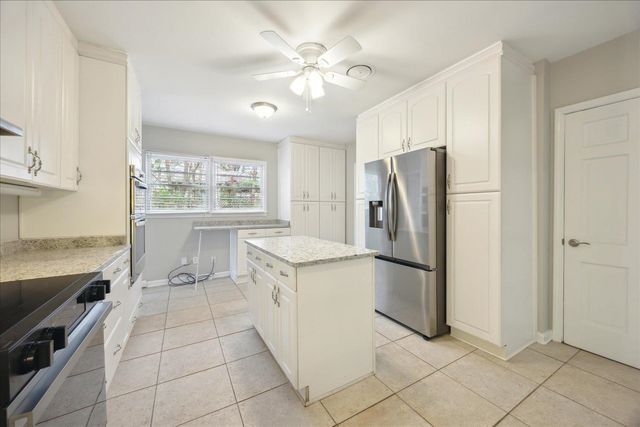 5676 WALNUT GROVE PL, Memphis, TN 38120