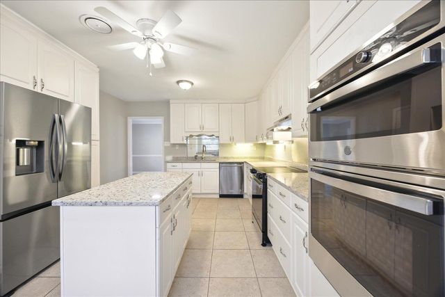 5676 WALNUT GROVE PL, Memphis, TN 38120