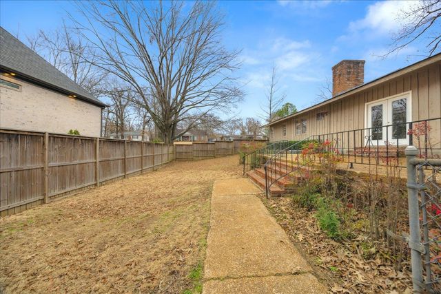 5676 WALNUT GROVE PL, Memphis, TN 38120