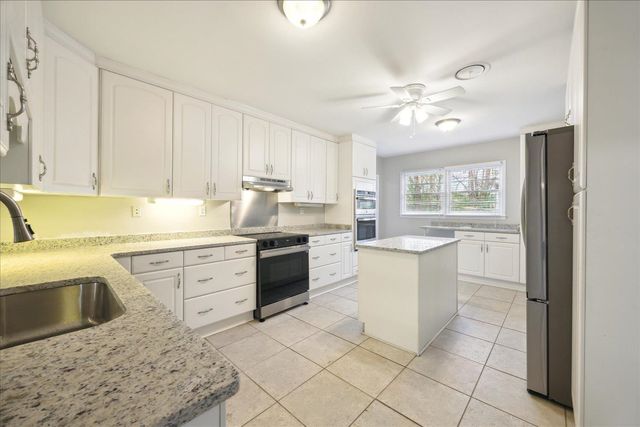 5676 WALNUT GROVE PL, Memphis, TN 38120