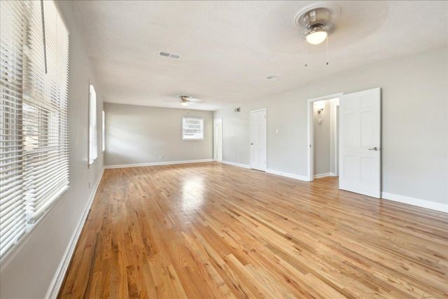 5676 WALNUT GROVE PL, Memphis, TN 38120