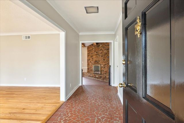 5676 WALNUT GROVE PL, Memphis, TN 38120