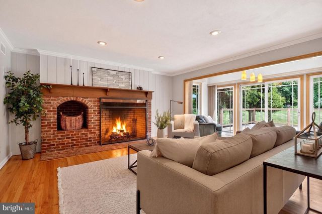 6 AQUA TER, Pennington, NJ 08534