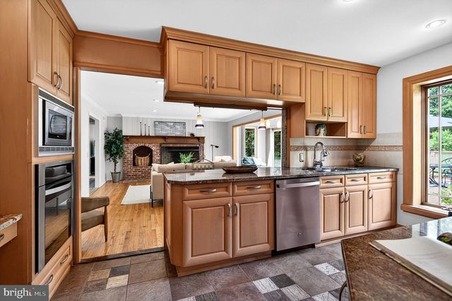 6 AQUA TER, Pennington, NJ 08534
