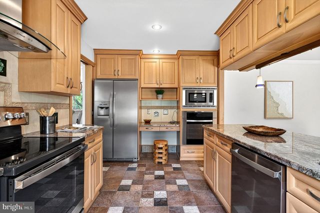 6 AQUA TER, Pennington, NJ 08534