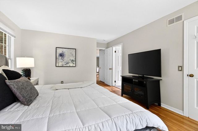6 AQUA TER, Pennington, NJ 08534