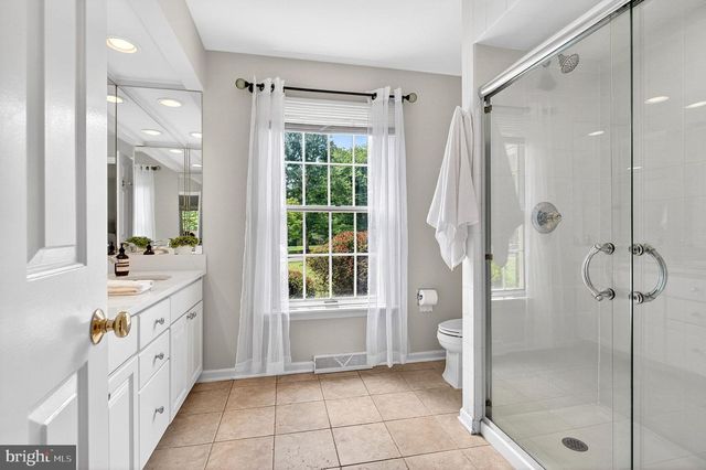 6 AQUA TER, Pennington, NJ 08534