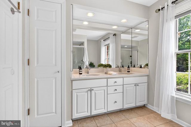 6 AQUA TER, Pennington, NJ 08534
