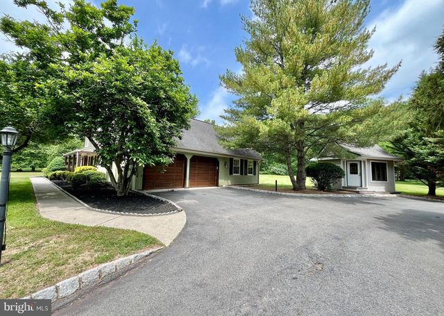 6 AQUA TER, Pennington, NJ 08534