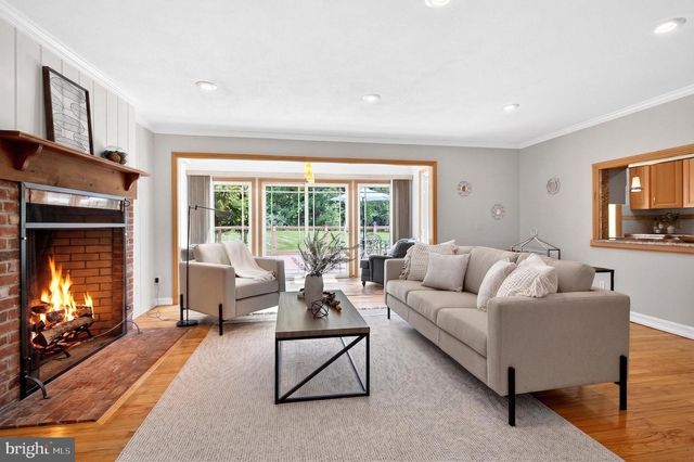 6 AQUA TER, Pennington, NJ 08534