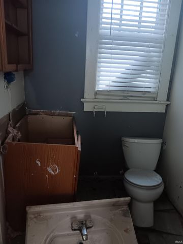 1018 E Mulberry Street, Evansville, IN 47714