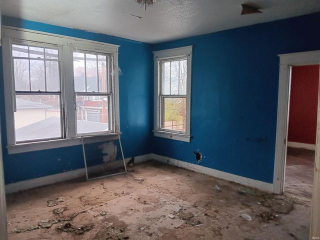 1018 E Mulberry Street, Evansville, IN 47714