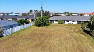 933 Cape Coral PKWY W, Cape Coral, FL 33914
